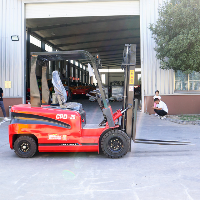 Custom 2.0 Ton Forklift Truck  - Heavy Equipment Logistics recension och pris